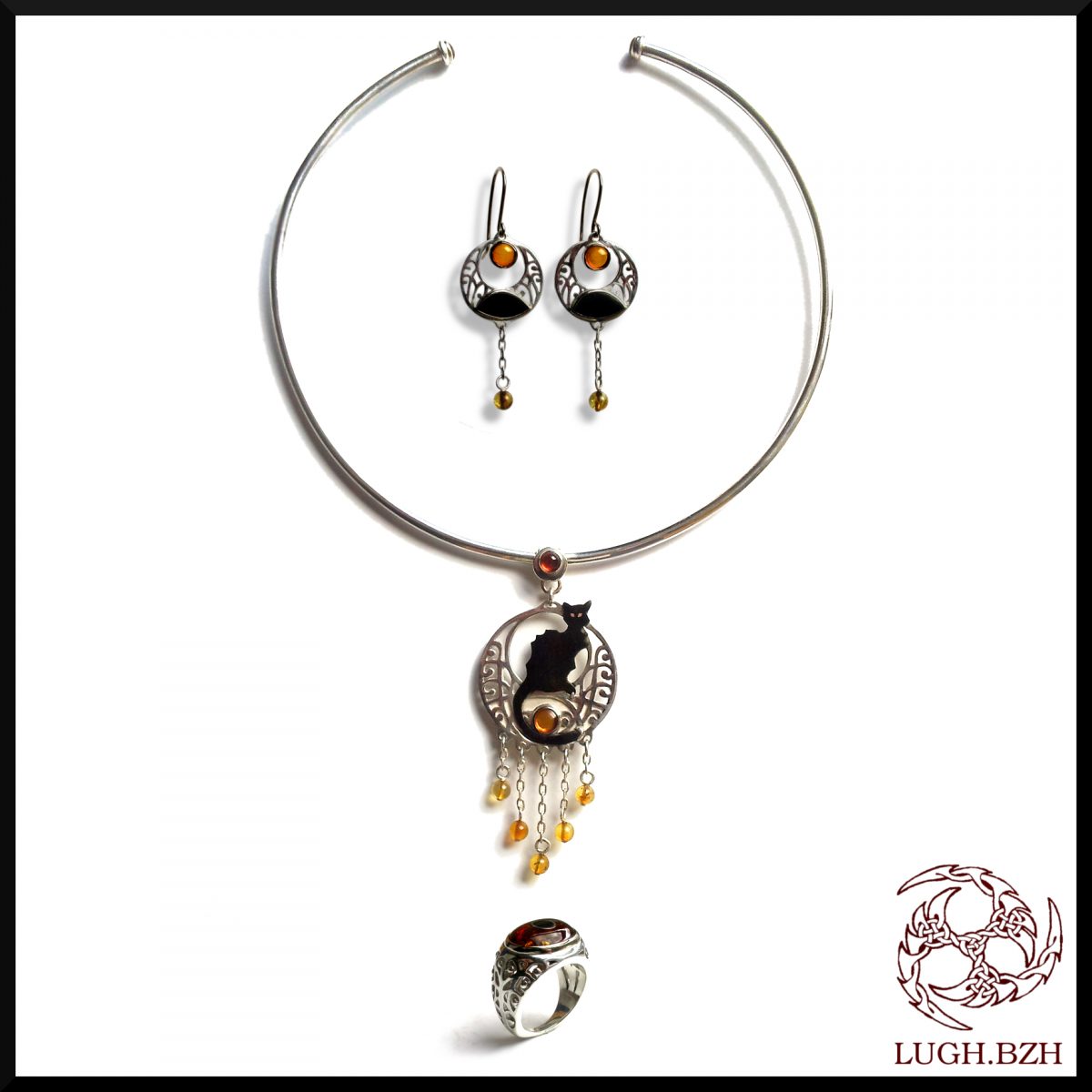 Kazh Du - Parure (collier, bague et boucles d'oreille) en or, argent, ambre et ébène - Gold, silver, amber and ebony jewellery set (Necklace, ring and earrings)