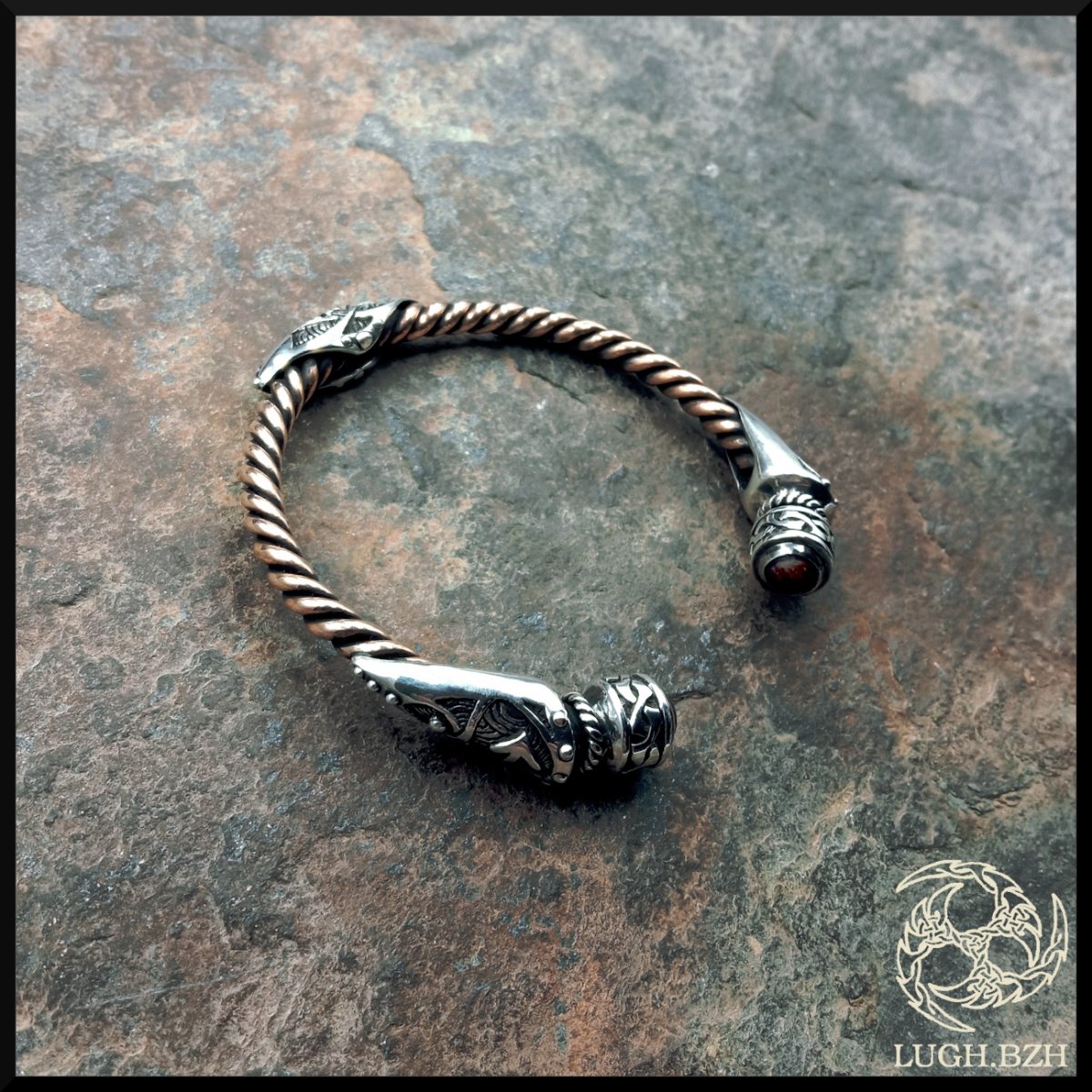 Bracelet viking en argent, bronze et chêne  - Silver, bronze and oak wood viking bracelet